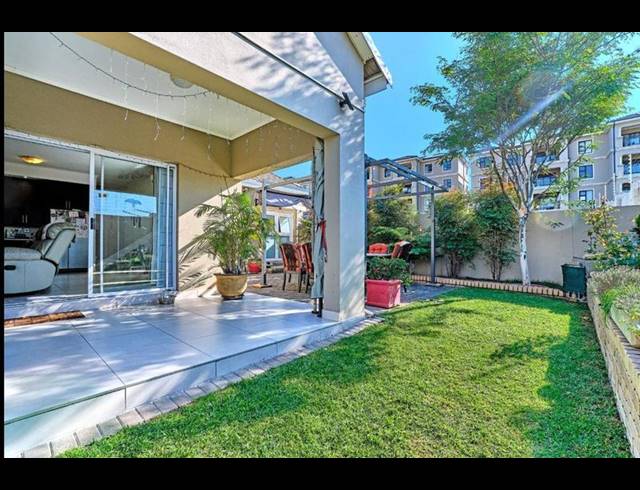 3 BEDROOM TOWNHOUSE FOR SALE IN BLUE HILLS